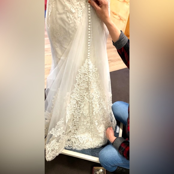 BRAND NEW WEDDING DRESS ✨ - Picture 7 of 7